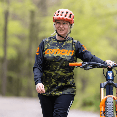 Maillot manga larga GMBN Descent para mujer - Camuflaje verde y naranja